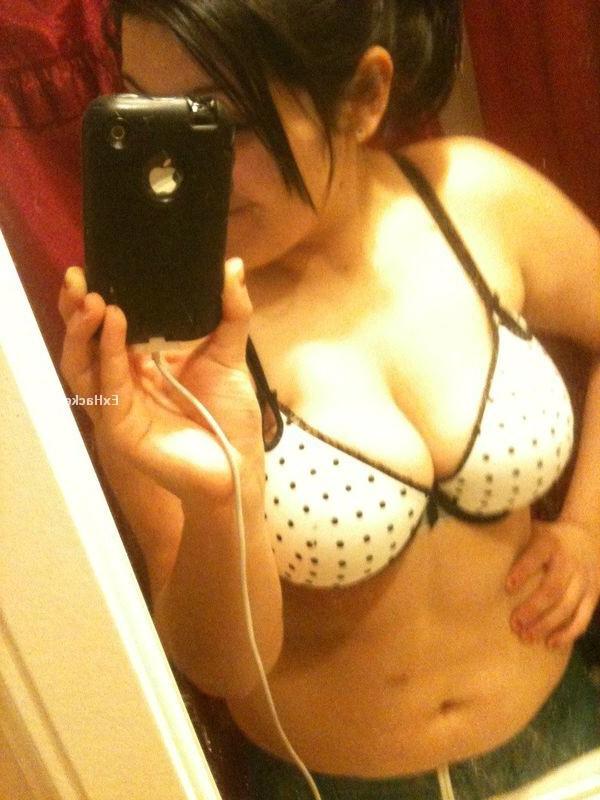 12P Pics submitted after a bad break up of real life girl next door 