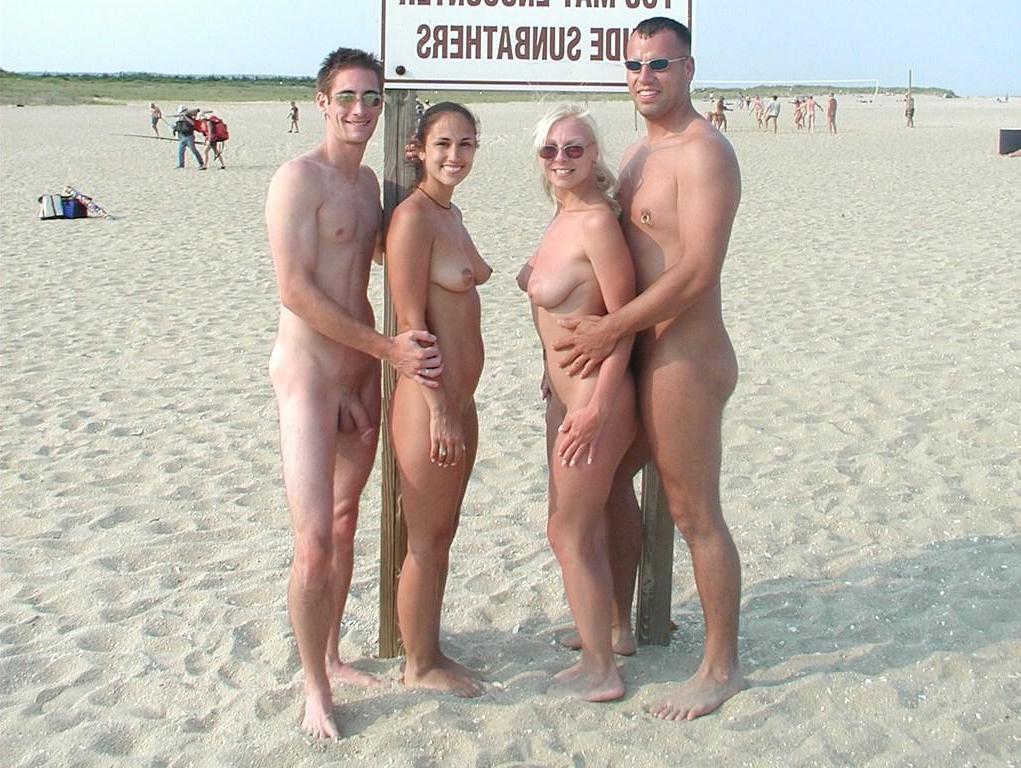 9P Amateur wifes flashing in nudist porn pictures