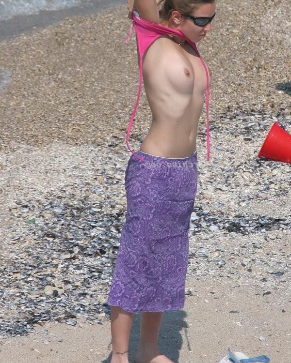 15P Hidden beach cam photos