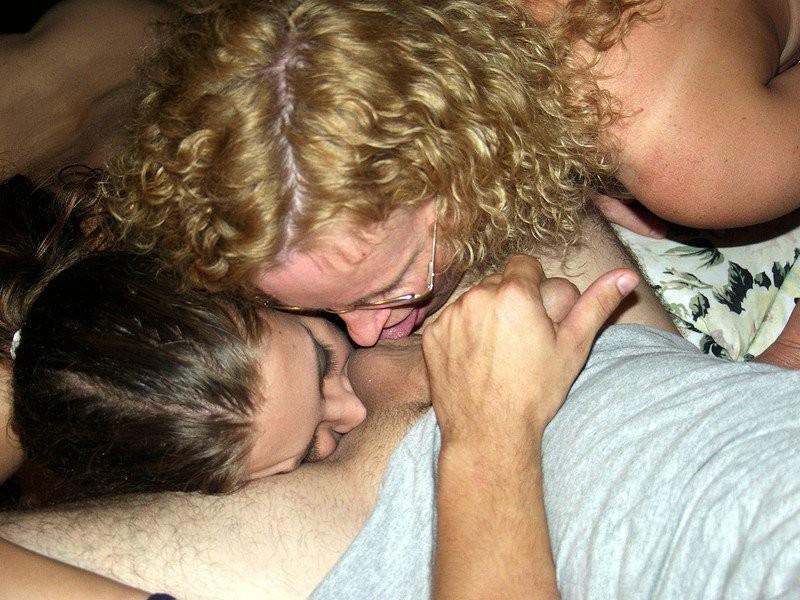 12P Fresh pics of solo Girls sucking cocks