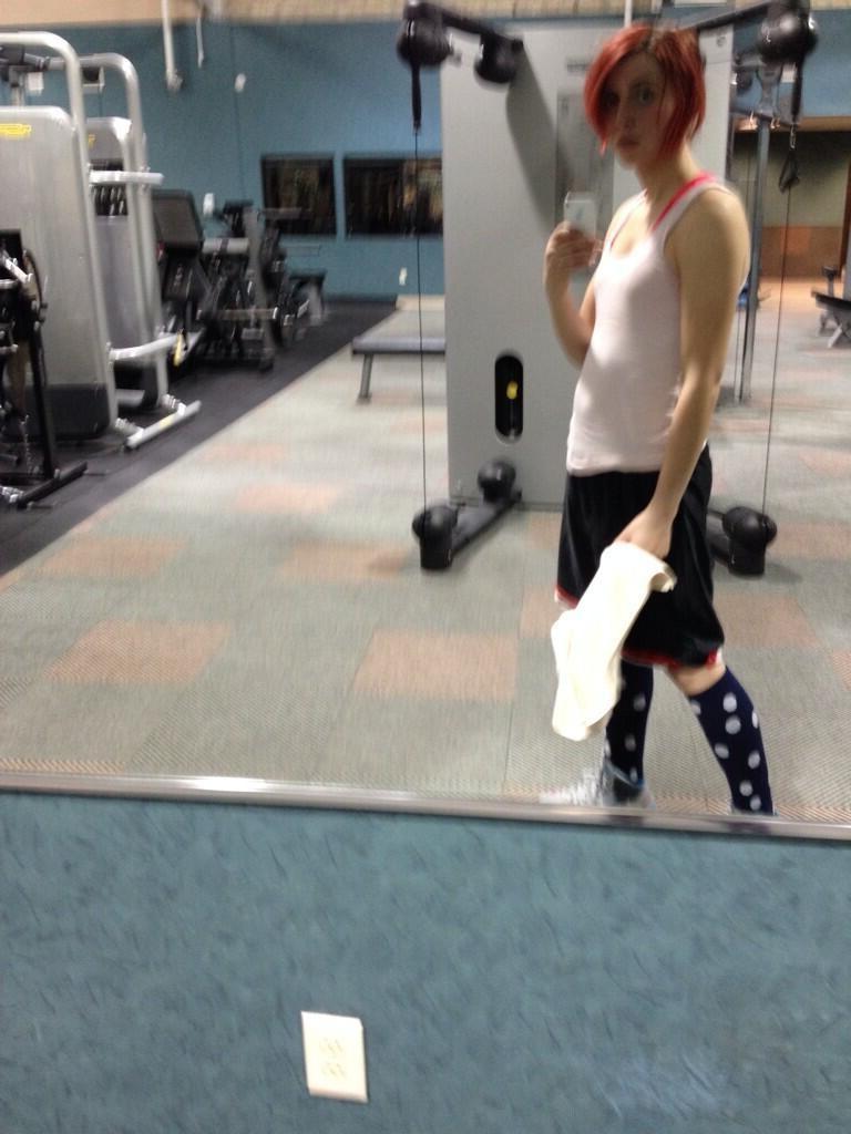13P Shemale fitness selfies