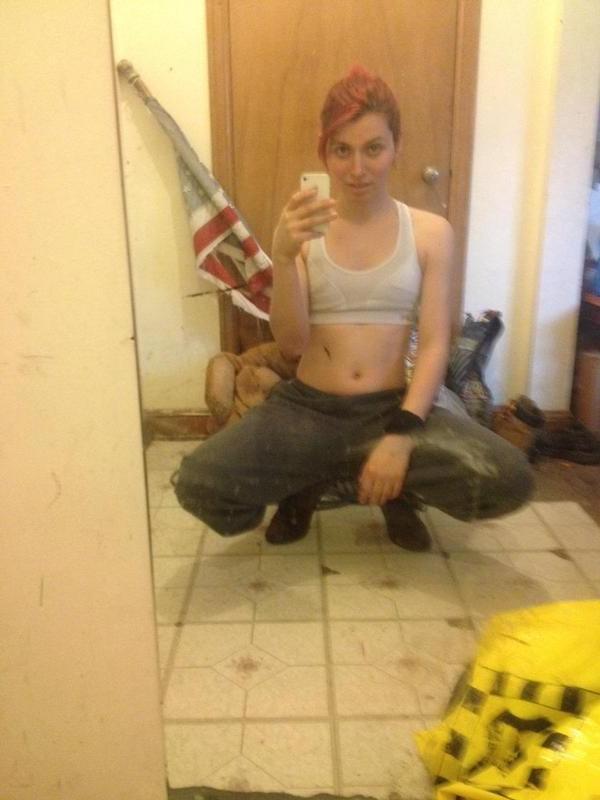 13P Shemale fitness selfies