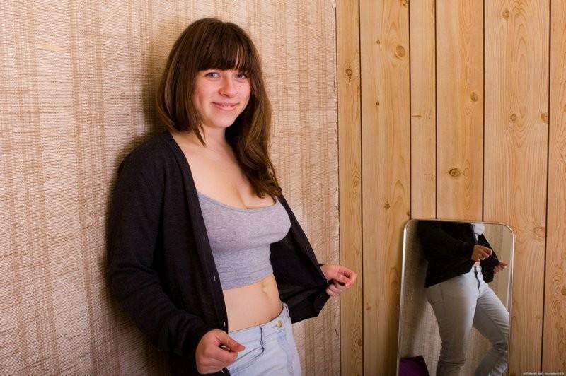 15P Kenji shows off her natural pussy