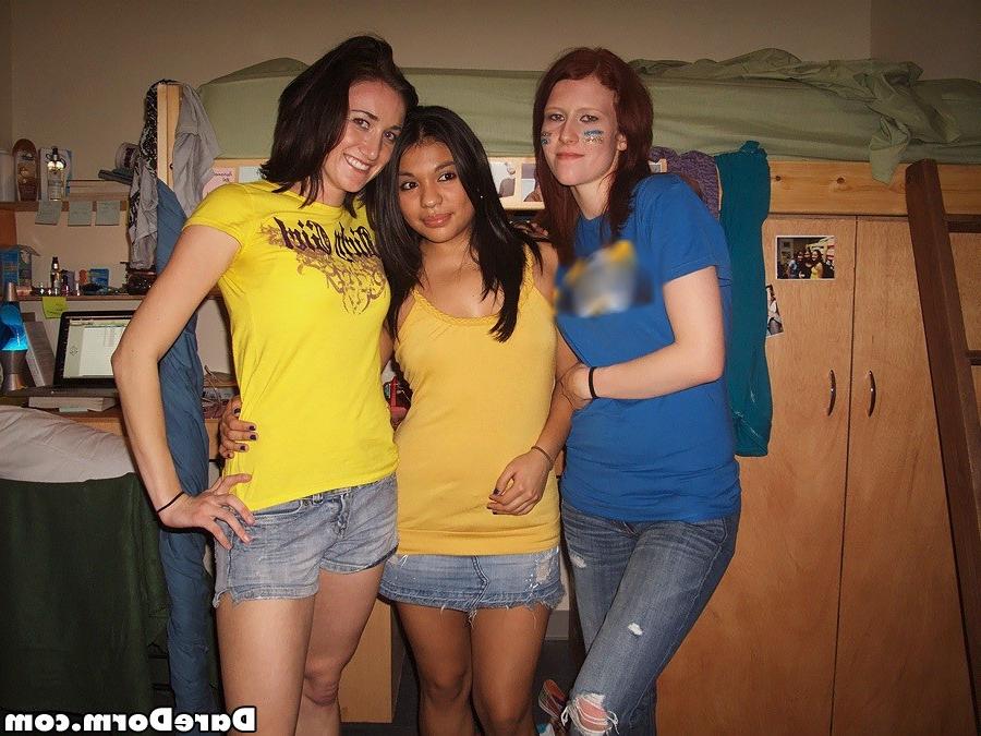 16P College coeds dorm party