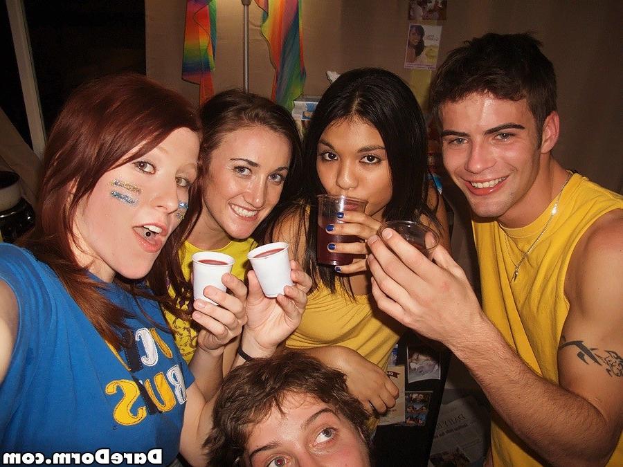 16P College coeds dorm party