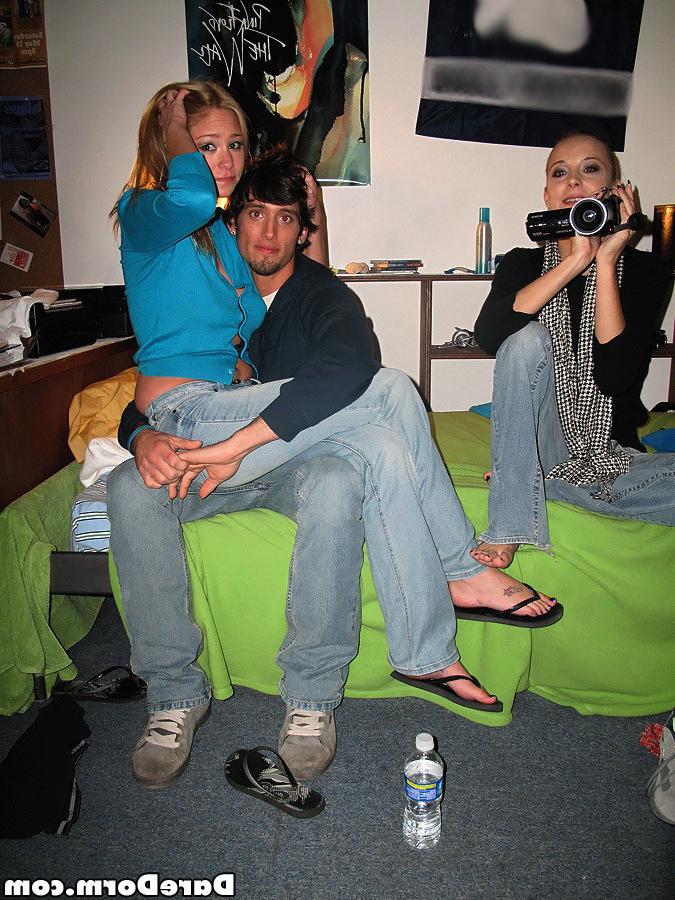16P College coeds dorm sex