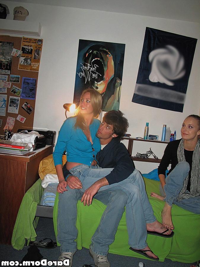 16P College coeds dorm sex