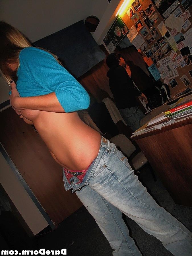 16P College coeds dorm sex