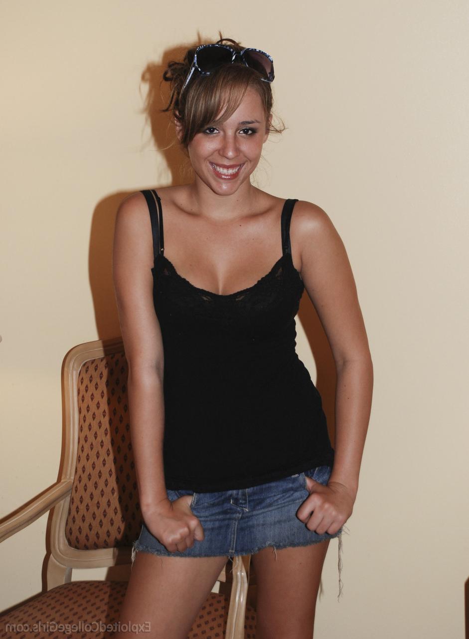 16P Amateur college freshman girl