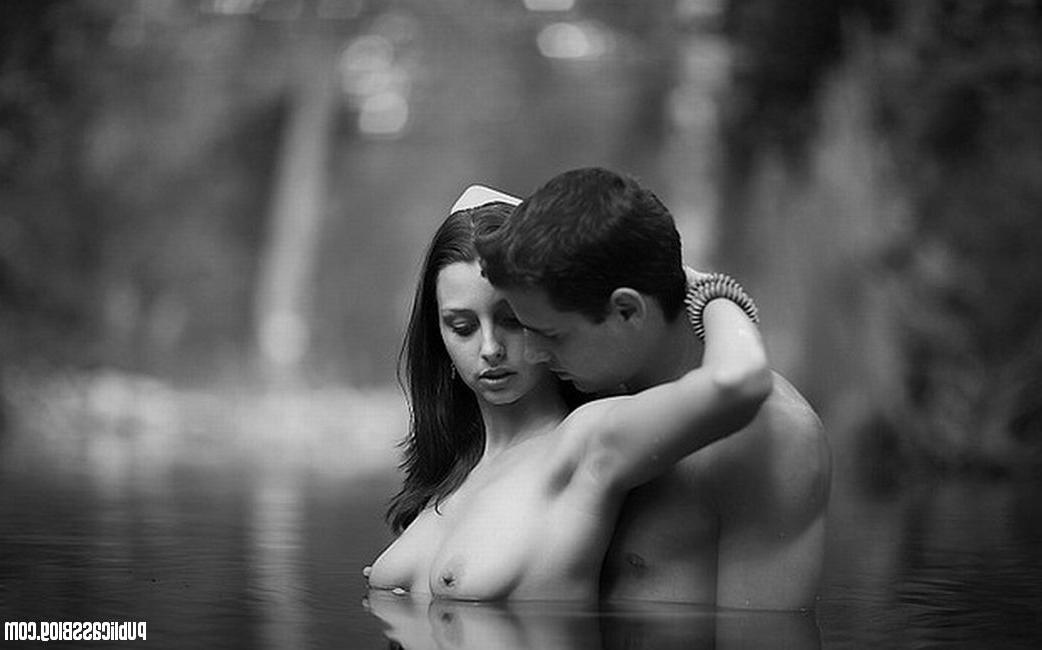 15P Naked gfs are posing and playing outdoors
