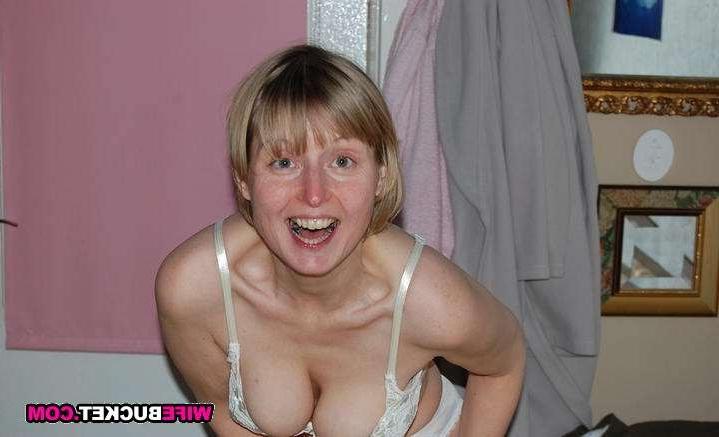 15P Big tits amateur MILFs and moms