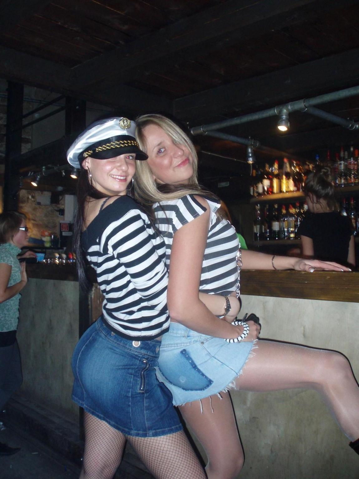 15P Big ass girlfriends posing for pictures