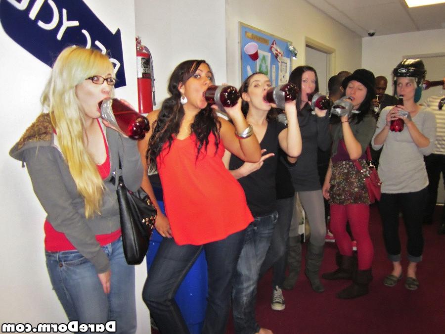 16P College coeds dorm party