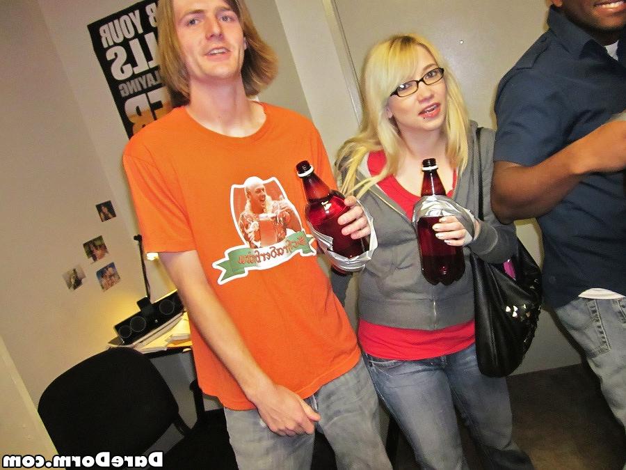 16P College coeds dorm party