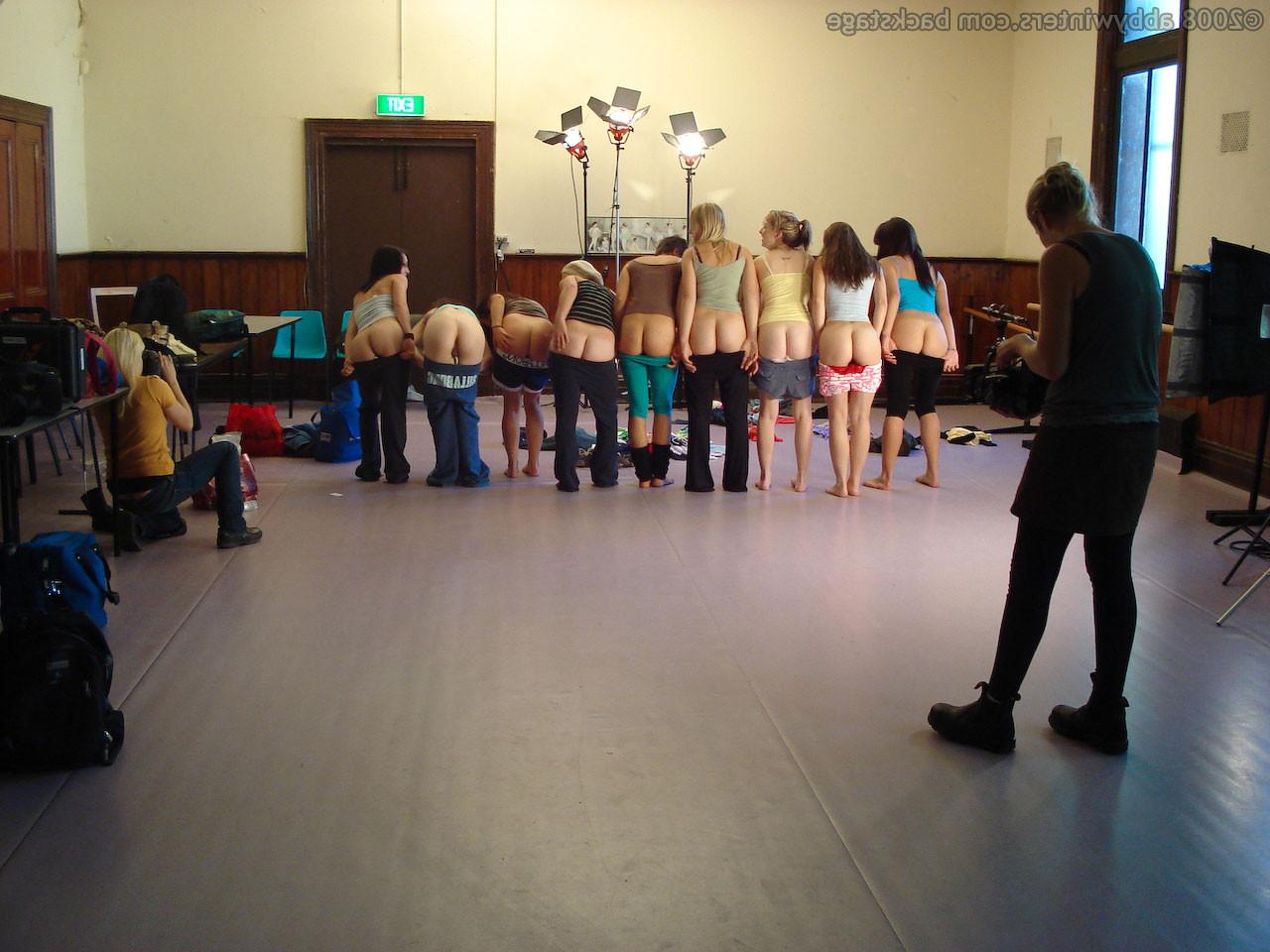 18P Yoga girls