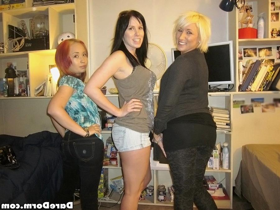 16P College coeds dorm party