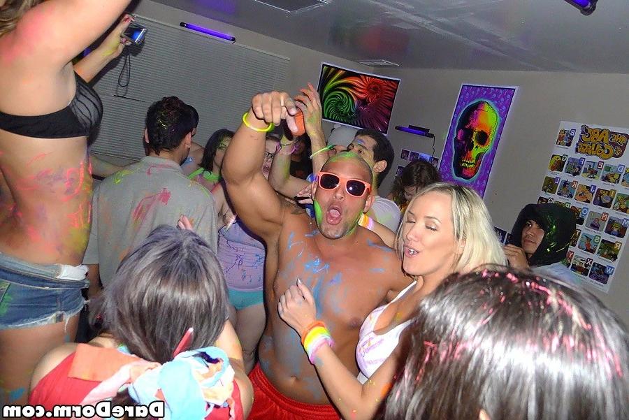 16P College coeds dorm party
