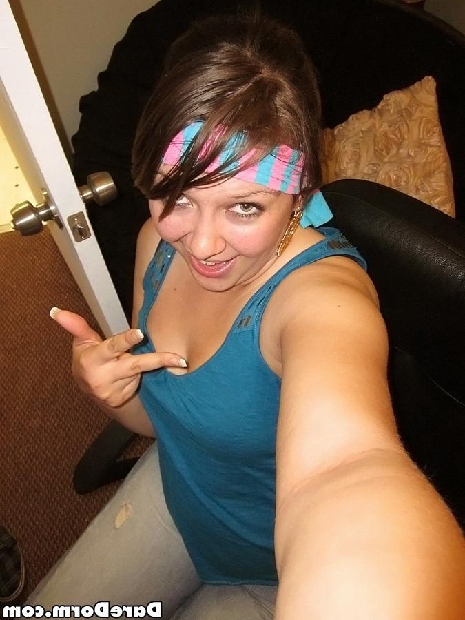 16P College coeds dorm party