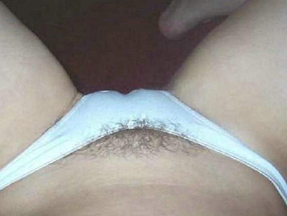 15P Allnatural hairy girlfriends exposing pussy