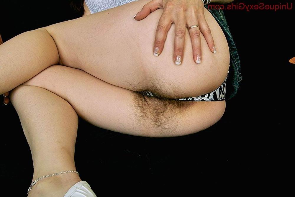 16P very hairy amateur mature poser