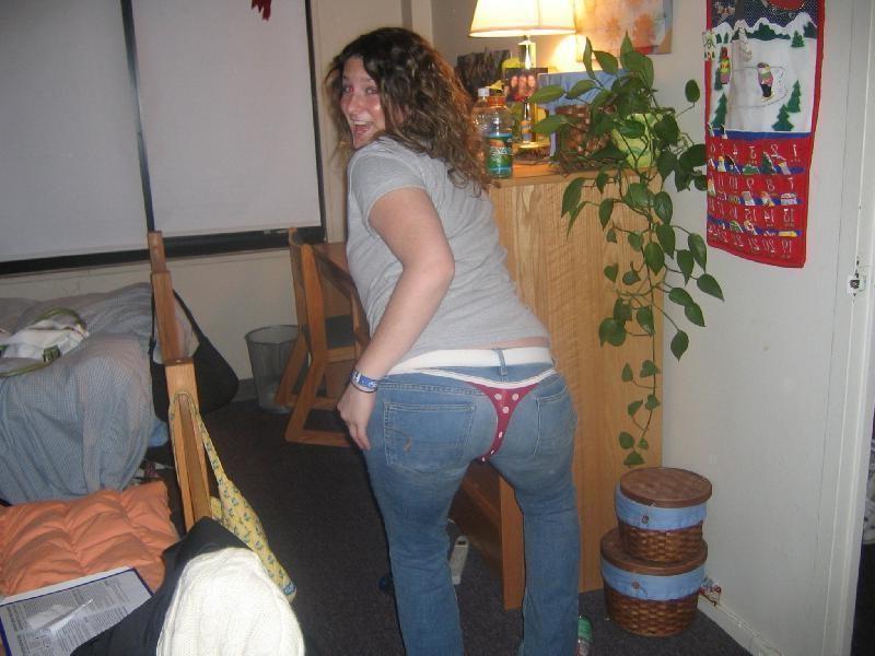 15P Big ass girlfriends posing for pictures