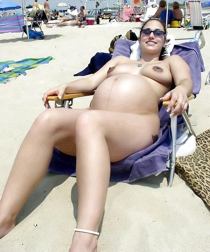 12P Pictures of pregnant woman nude