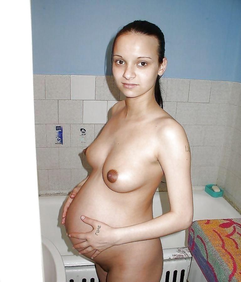 12P Pictures of pregnant woman nude