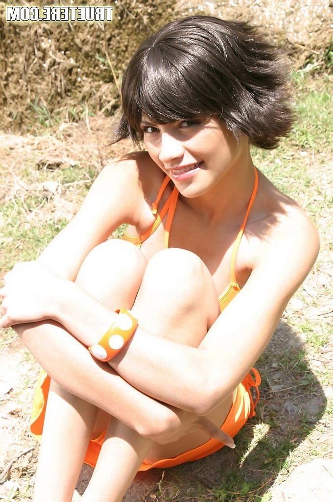 15P Sexy latin teen True Tere