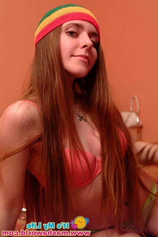 15P Young amateur lady posing nude