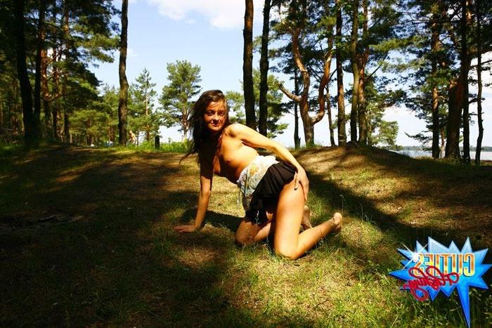 16P Gorgeous tart gets naked next to a crowded beach