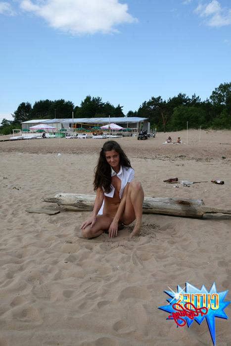16P Hot girl in a short skirt with no panties under it