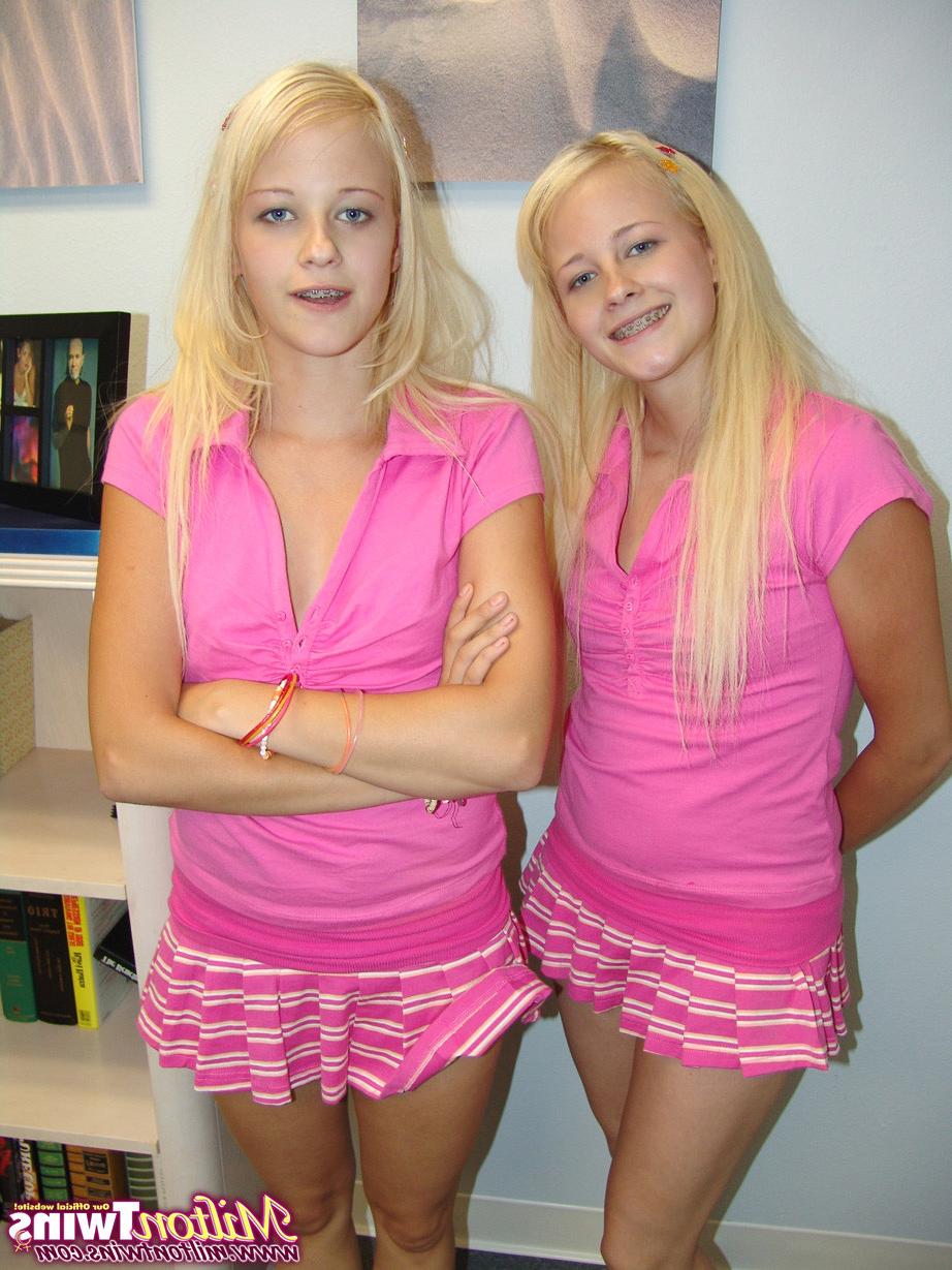 12P Twins Double teaming for a fuck