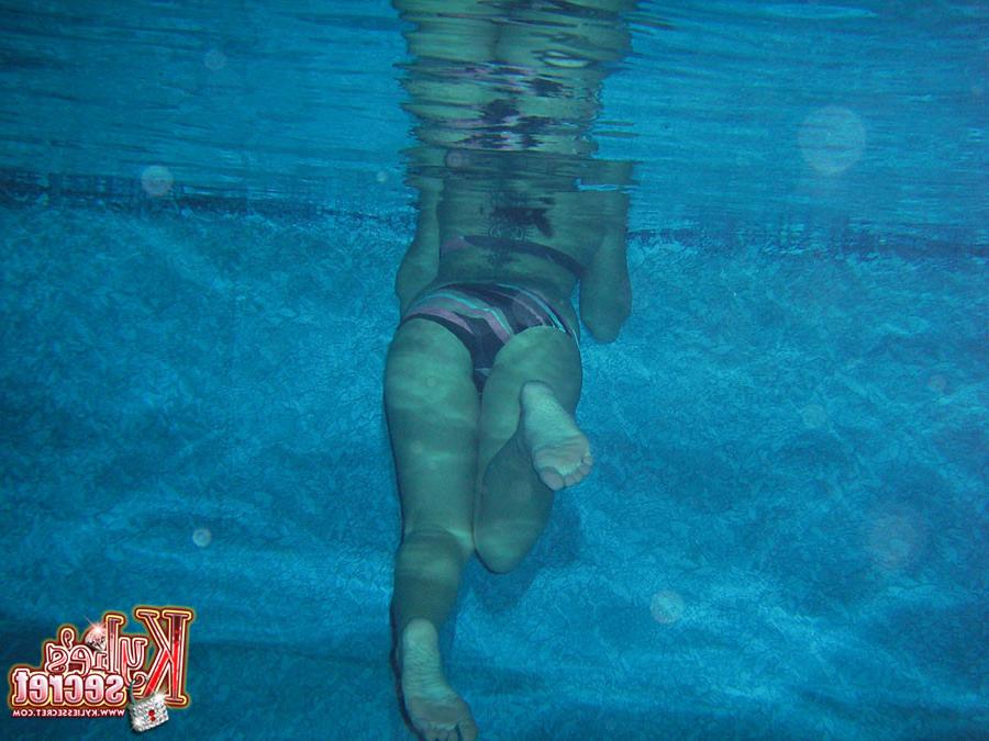 6P Kylie out for a late night swim