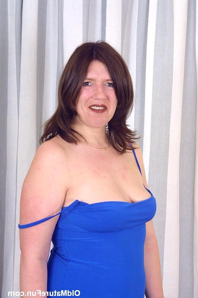 16P nice mature pussy