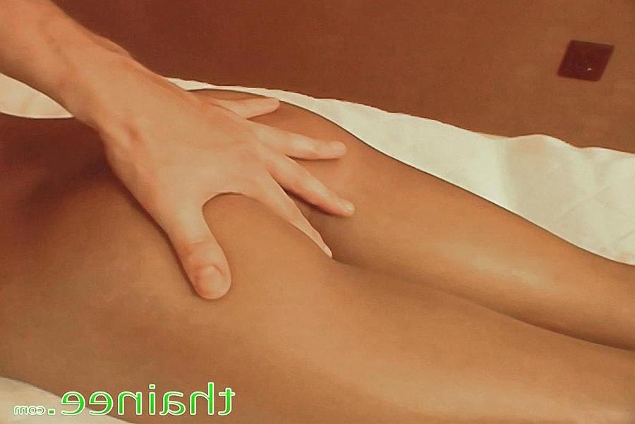 15P Thainee gets oiled in all the right places