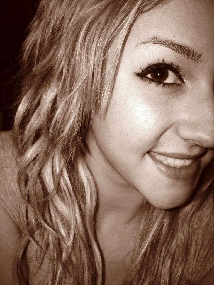 16P Blonde chick with bush shows off nice tits