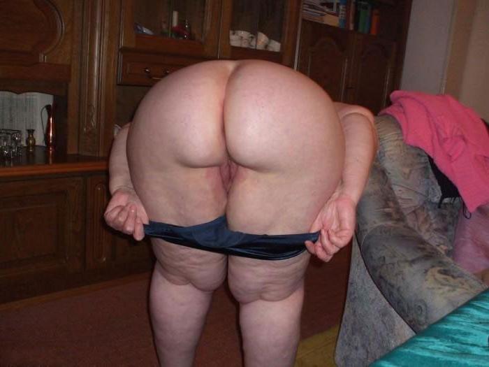 16P BIG FAT MATURE ASS AND PUSSY