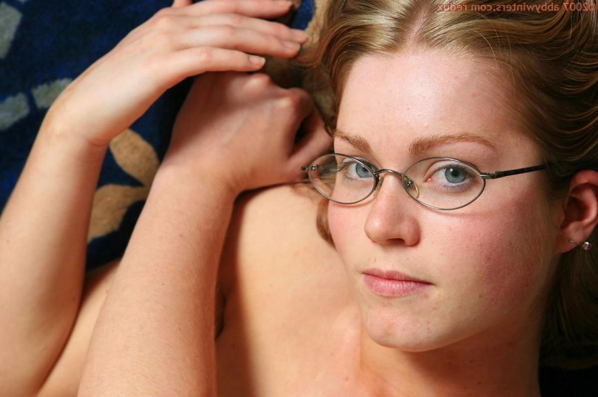 14P Hairy perky amateur teen Violet showing muff