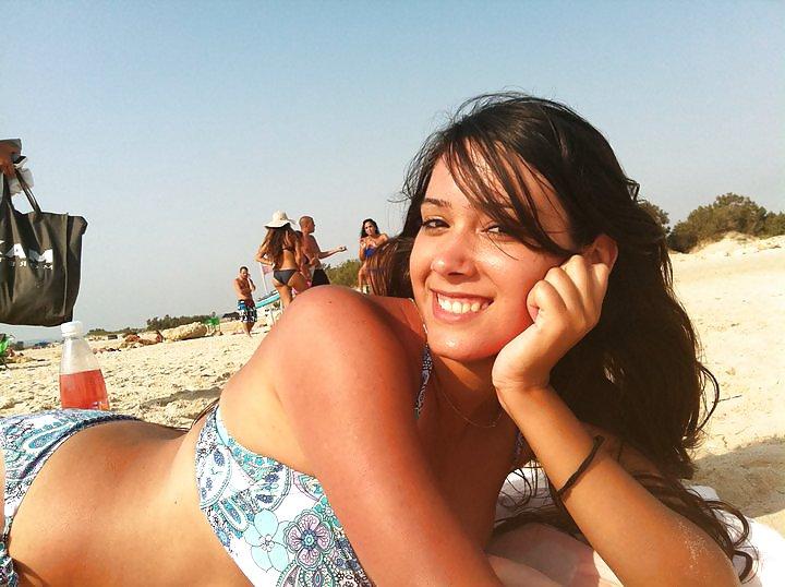 25P Arab Girl Flashing 8
