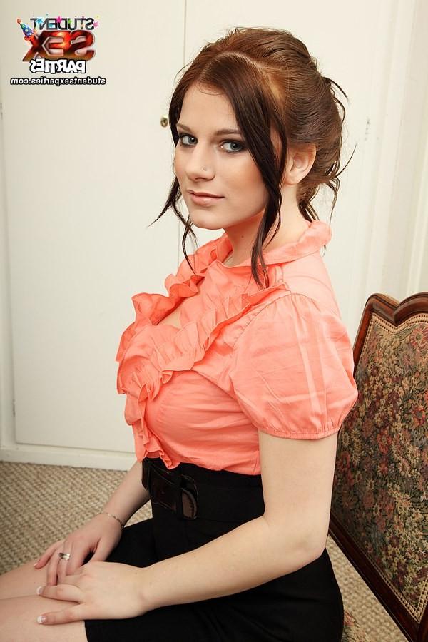 8P Hot college party with sexy babes