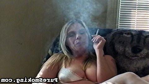 15P This mature plush woman has been smoking for ages. She knows just how to bring i