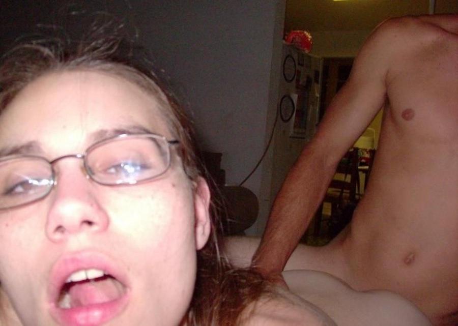 10P College girl sucking cock