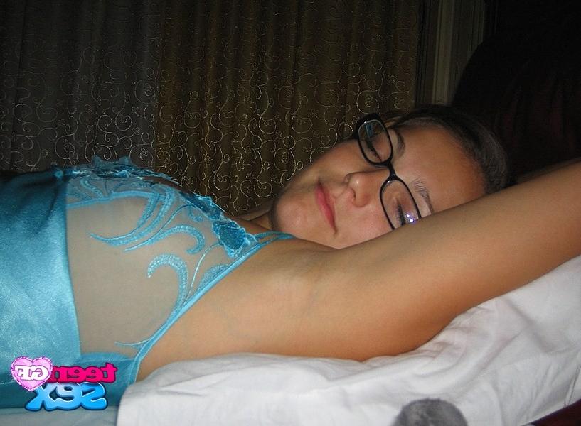 12P Pretty girl getting fuck hard on the vacations
