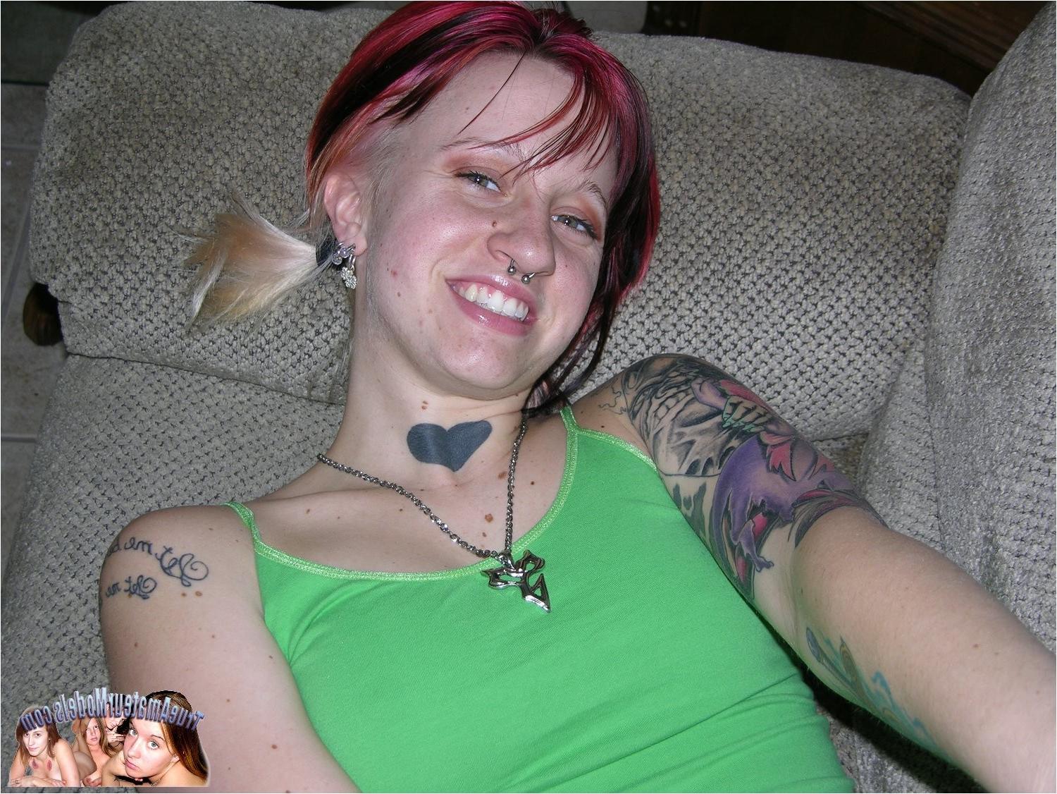 10P Punk Rock Girl Spreads Her Hairy Amateur Bush