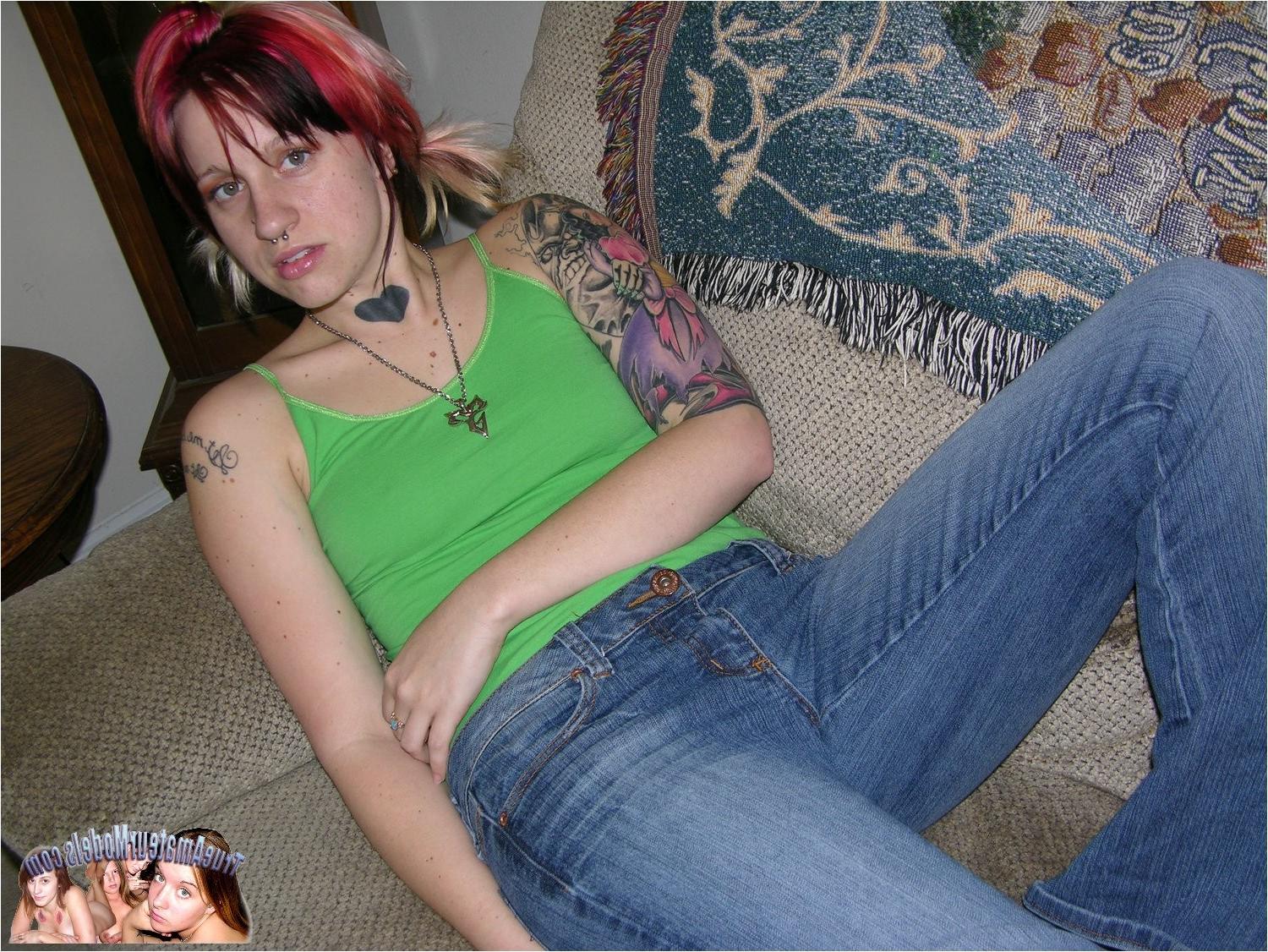 10P Punk Rock Girl Spreads Her Hairy Amateur Bush