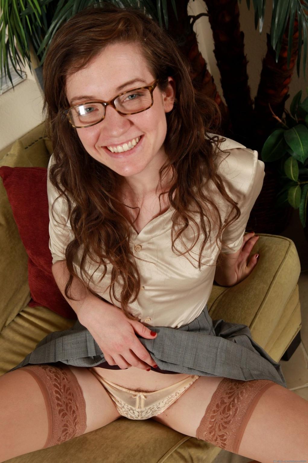 15P Redhead spreading thick unshaven hairy snatch