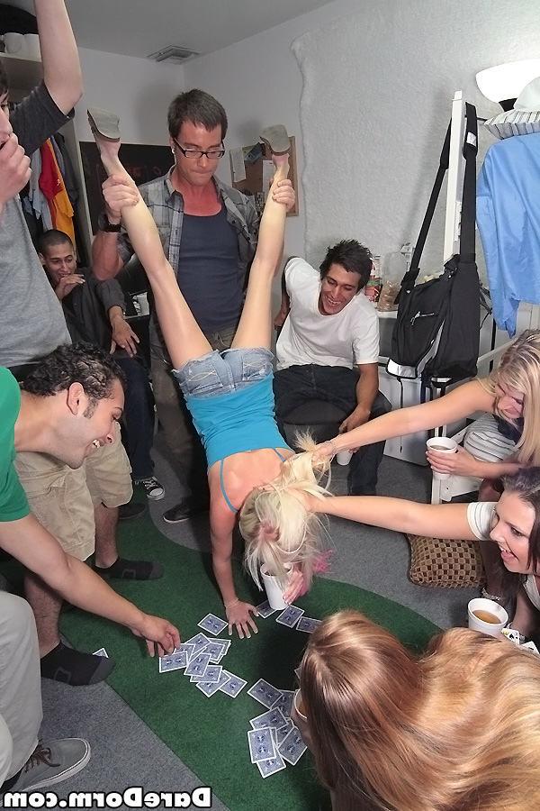 15P Amateur college teen group partying with stripper