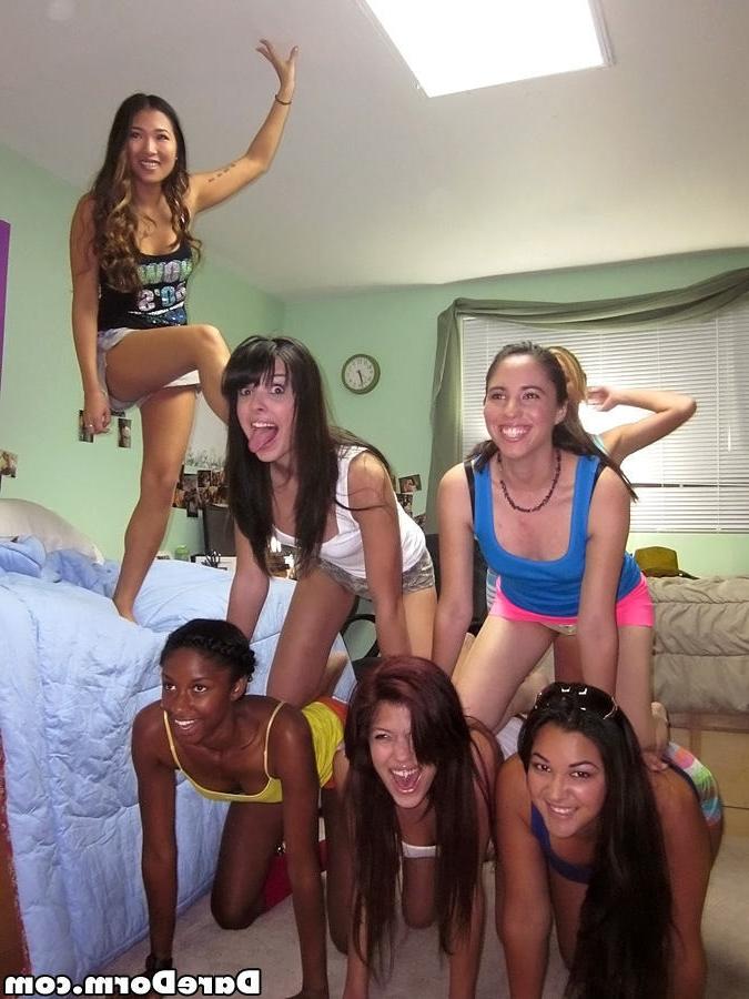 15P Amateur college teen lesbians toy at dildo party