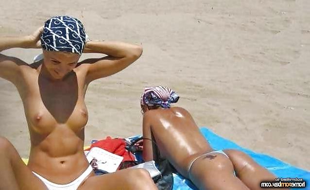 22P Voyeur beach pics