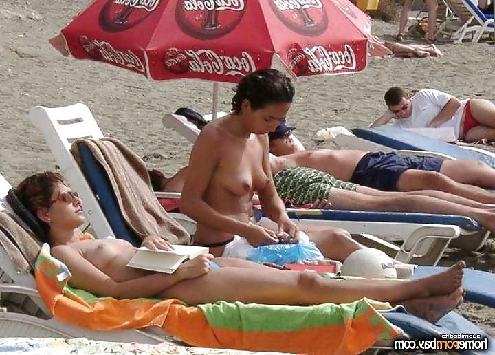22P Voyeur beach pics